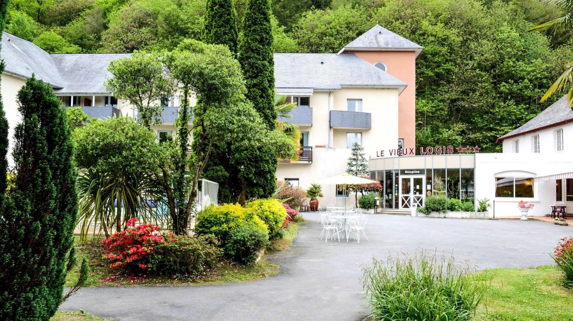 Logis Le Vieux Logis Hotel Lestelle-Bétharram Exterior photo